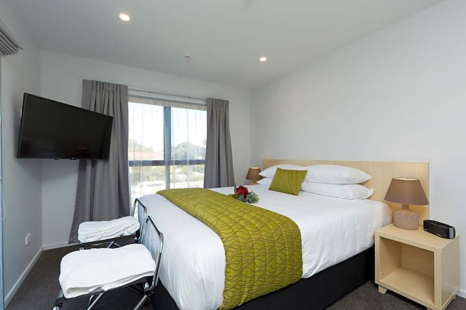 2 on Whiteleigh and 239 on Lincoln Motel