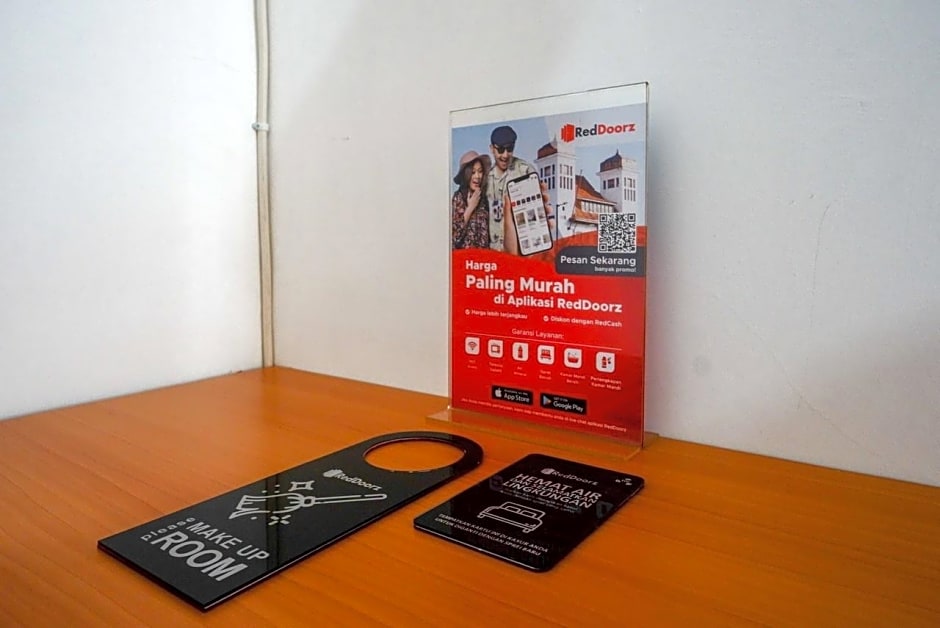 RedDoorz near GOR UNY