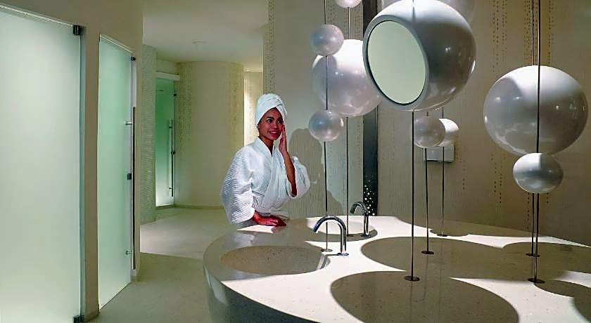 Novotel Bangkok Platinum Hotel