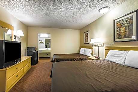 Queen Room with Two Queen Beds - Smoking