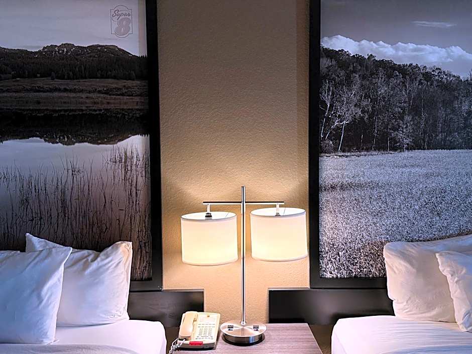 Super 8 by Wyndham Gas City Marion Area