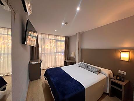 Twin Room with City View