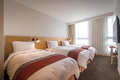 Triple Room with City View