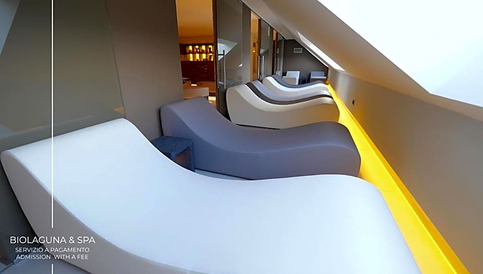Alexander Charme Hotel