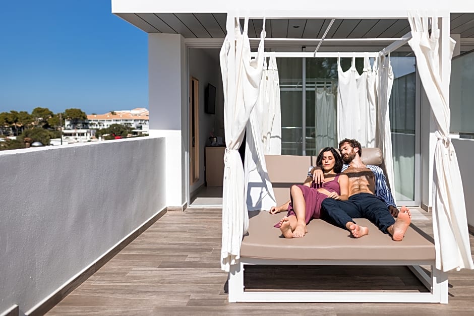 Petit Sagitario ( Only Adults )