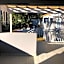 8 on Acacia Guesthouse