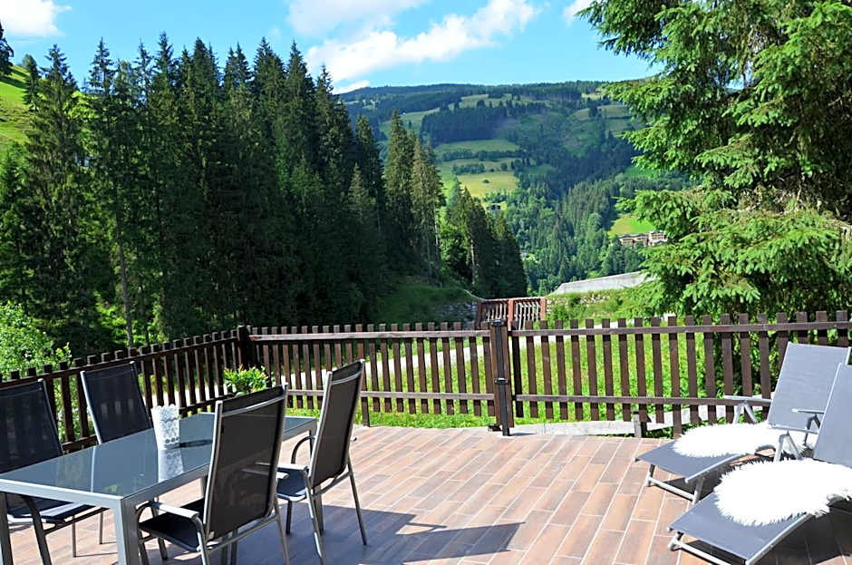 Dahoam by Sarina - Rooms & Suites