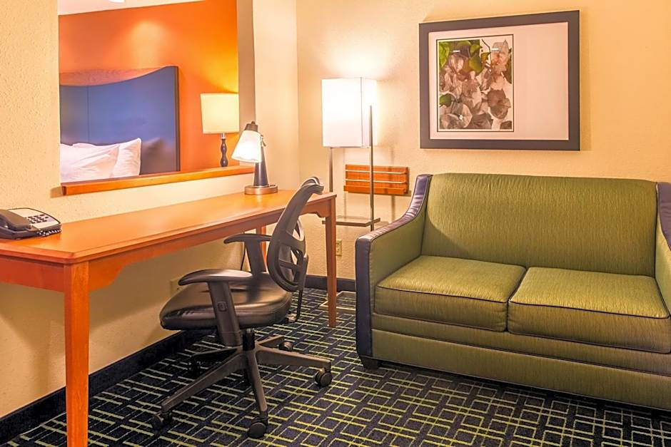 Fairfield Inn & Suites by Marriott Canton
