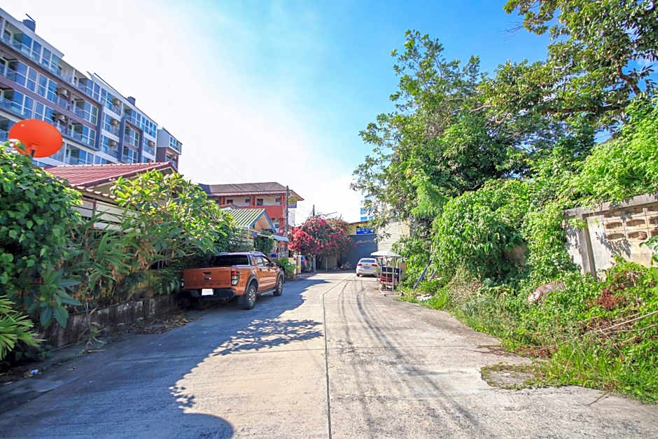 Ban Elephant Blanc Apartment