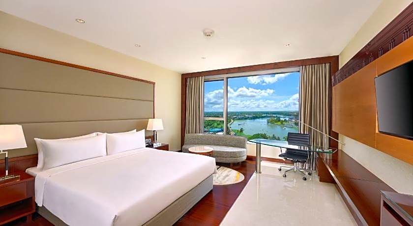 Crowne Plaza Kochi By IHG