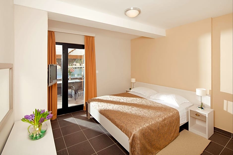 Apartments Sol Amfora for Plava Laguna