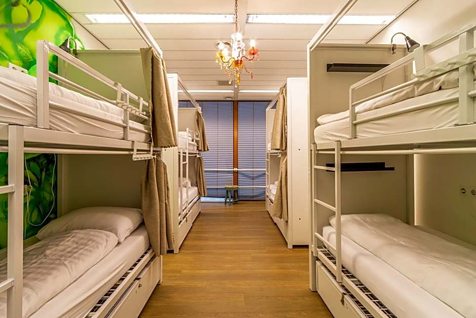 Hostelle - women only hostel Amsterdam