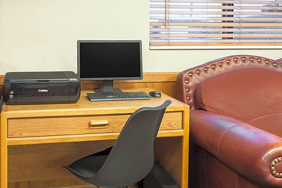 Super 8 by Wyndham Muscatine