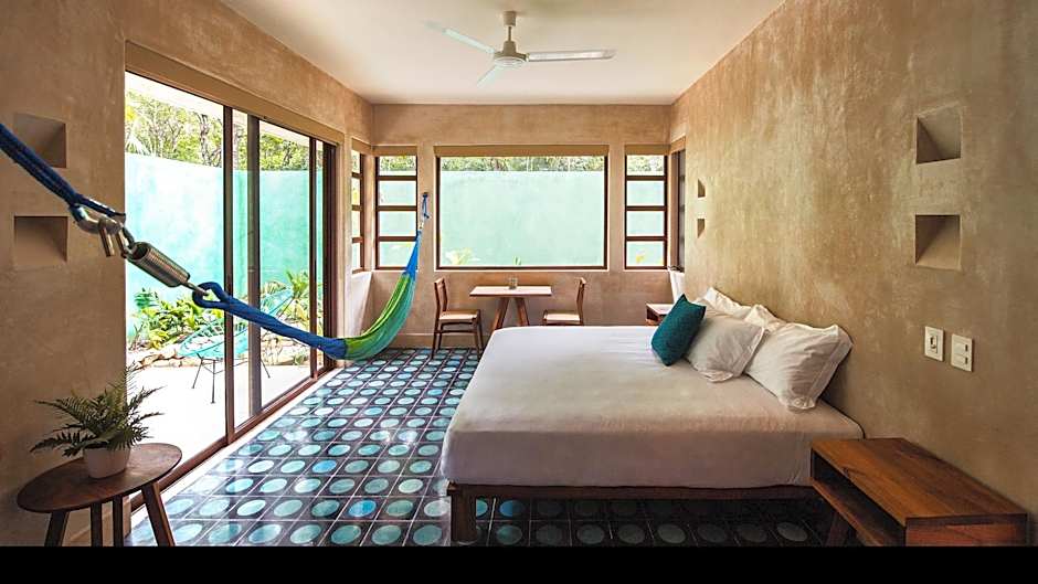 Hotel Tiki Tiki