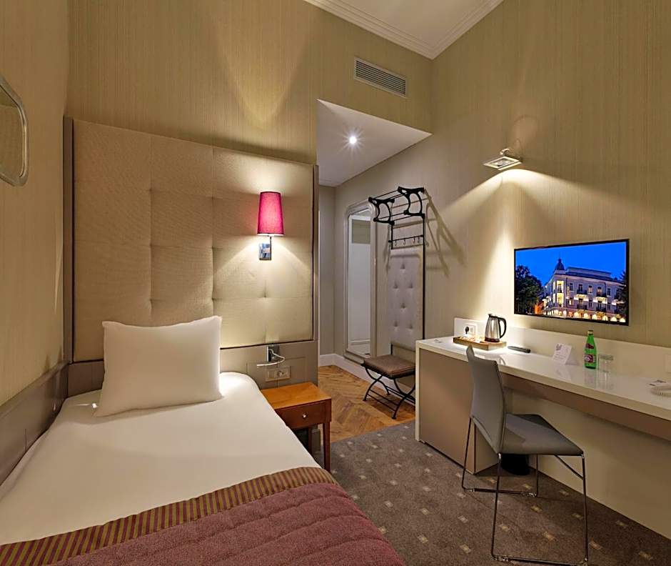 Bristol Art & Medical SPA