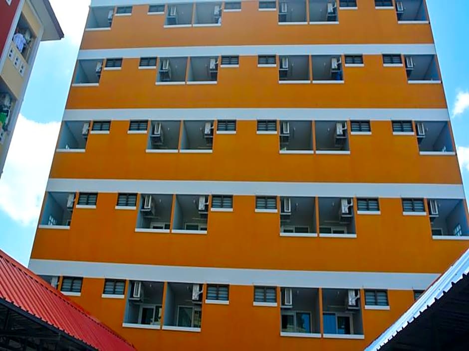 Thanaphat Apartment