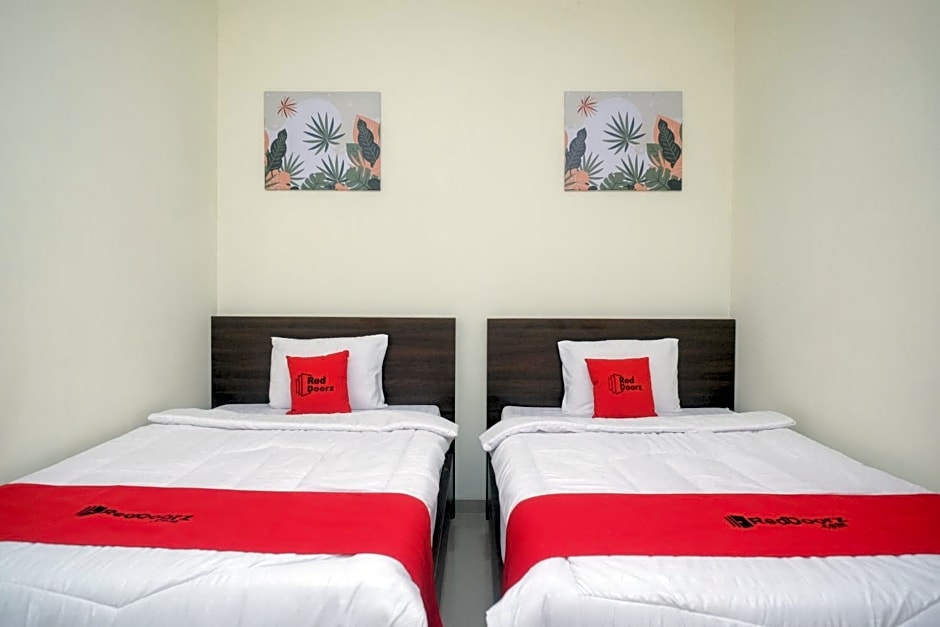 RedDoorz near Kawasan Bandara Ahmad Yani Semarang 2