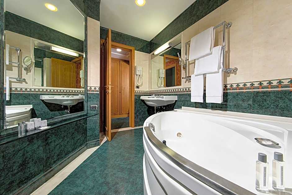 Marcella Royal Hotel