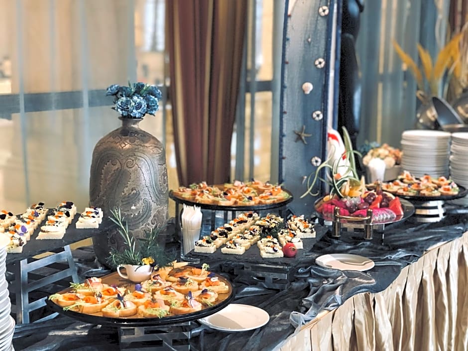 Royal Mediterranean Hotel