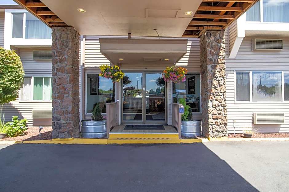 Red Lion Inn & Suites Vancouver