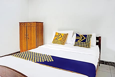 OYO Life 91896 Kost Bu Dewi Syariah