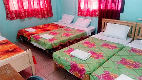 Family Room (5 People)