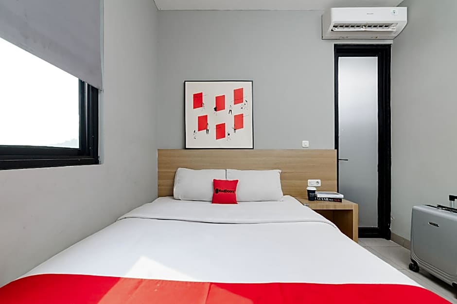 RedDoorz Plus @ Kedaton Lampung