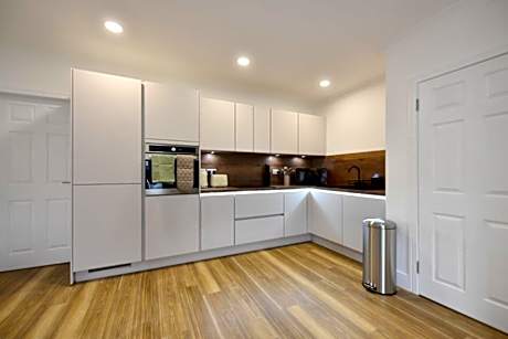 Troon Portland Apt A