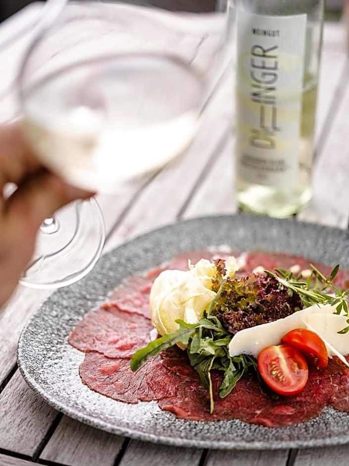 Weingut Essgut Schlafgut Sabathihof-Dillinger