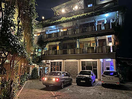 Lestari Hotel & Resto