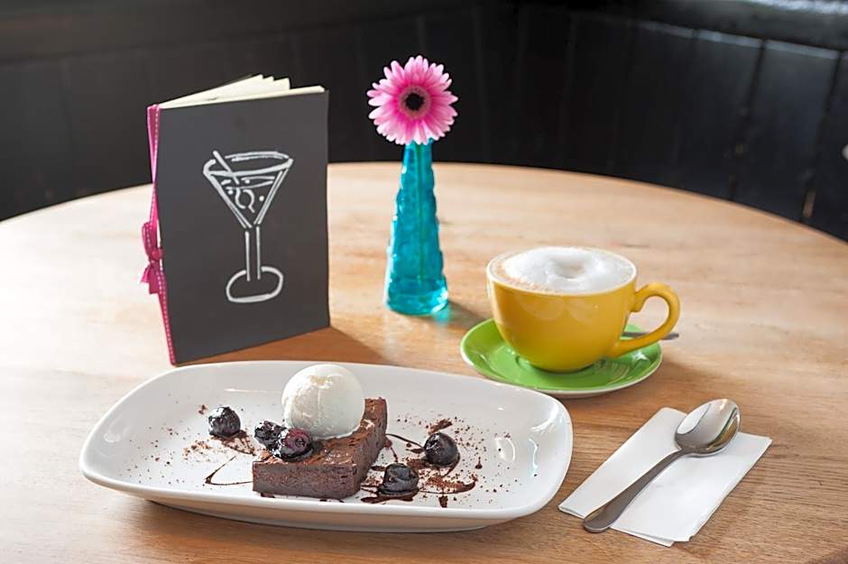 The Hare and Hounds, Levens