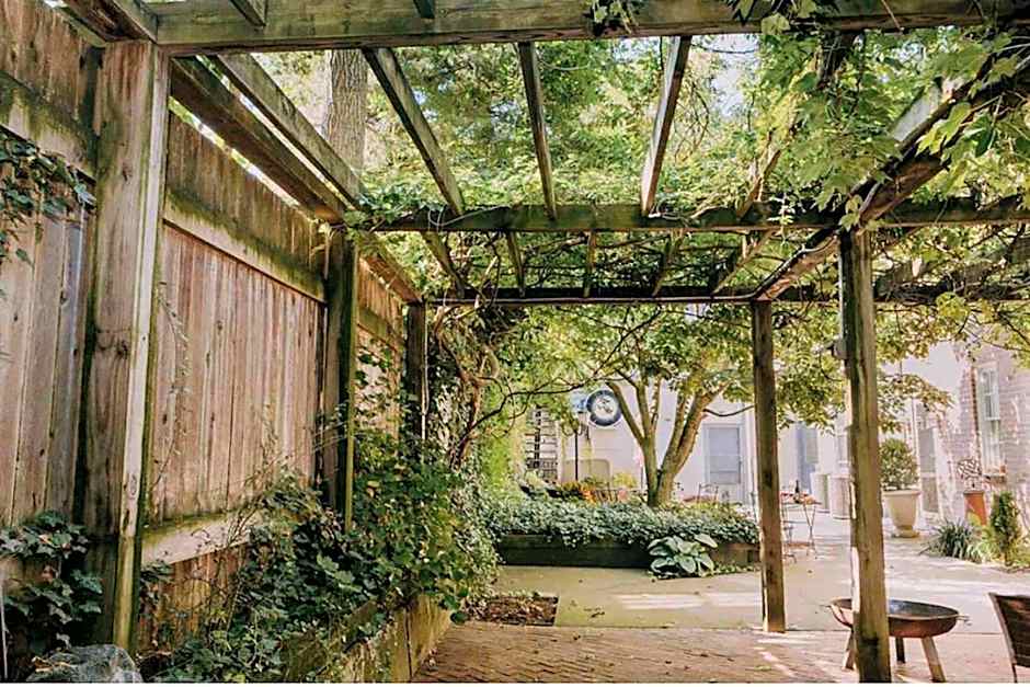 James Buchanan Hotel, Trademark Collection by Wyndham