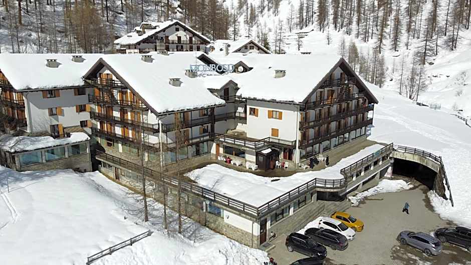 La Trinitè Monboso Hotel