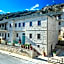 Haones Suites