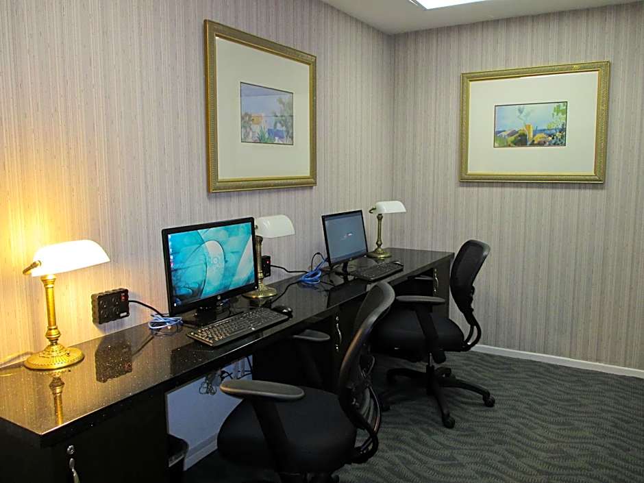 San Pedro Hotel and Suites
