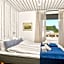 Astra Whale - Waterfront Boutique Hostel in Lofoten