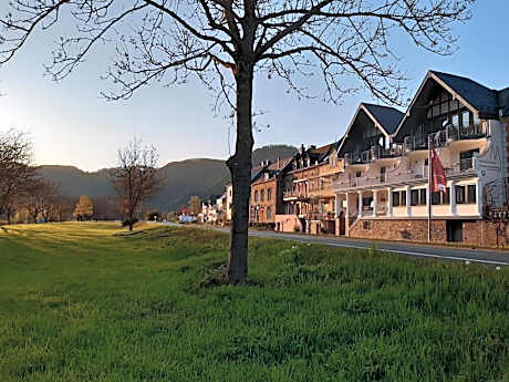 Deluxe Double Room with Balcony and Sea View