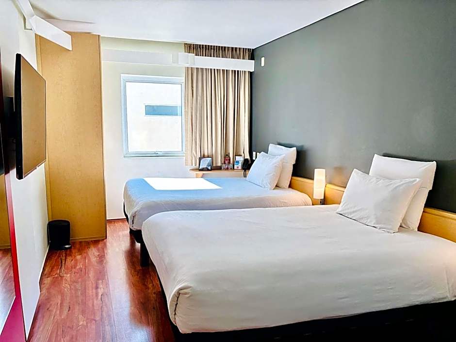 Ibis Monterrey Valle