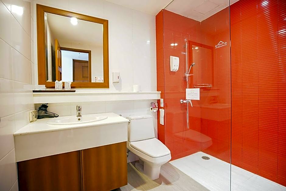 Baan Sukhumvit Soi 18