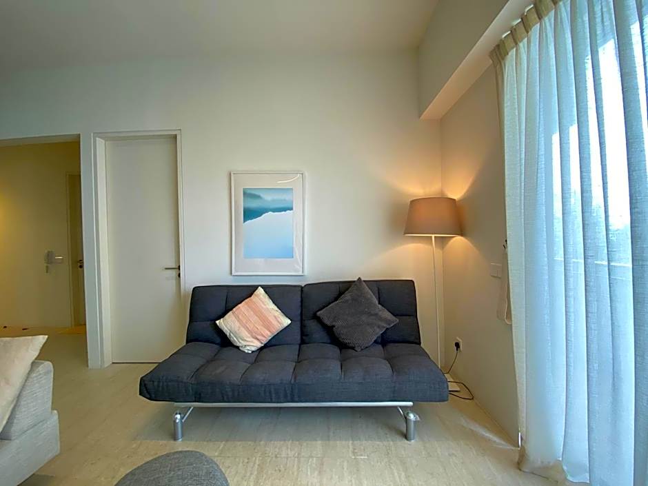 By The Sea@Side Seaview n Side Pool view (C3A3A)