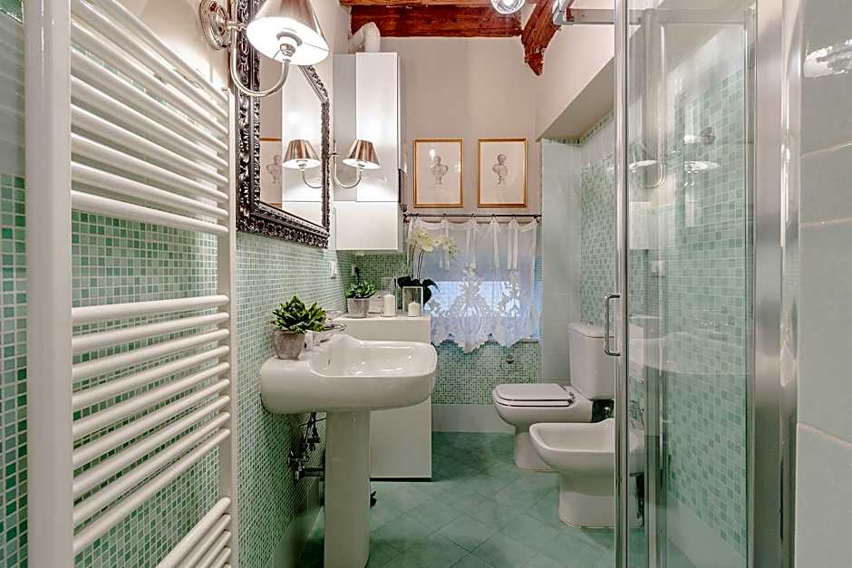Casa Arias in Lucca With 2 Bedrooms and 1 Bathrooms