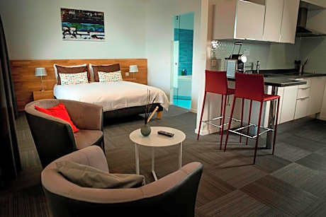 Studio with Lake View and Balcony