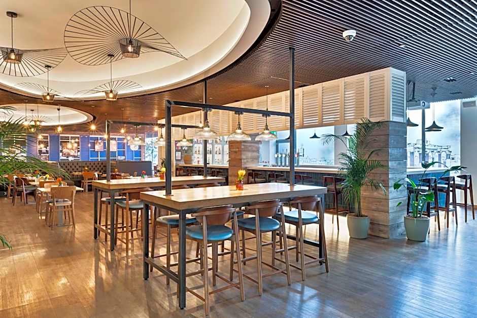 Radisson Red London Heathrow