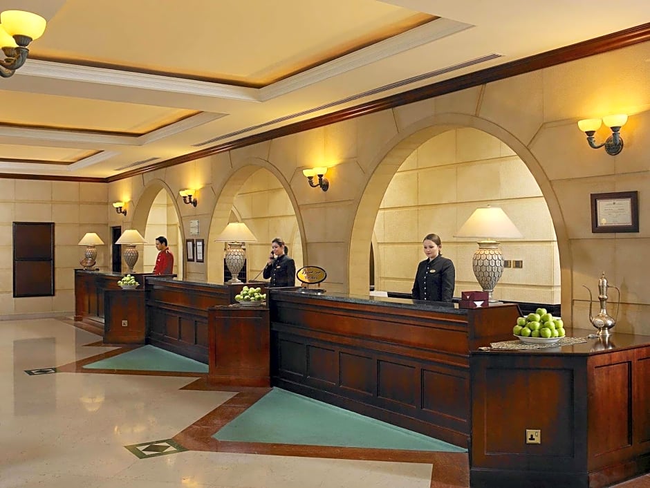 Knight Castle Hotel - Formerly known as Carlton Palace Hotel