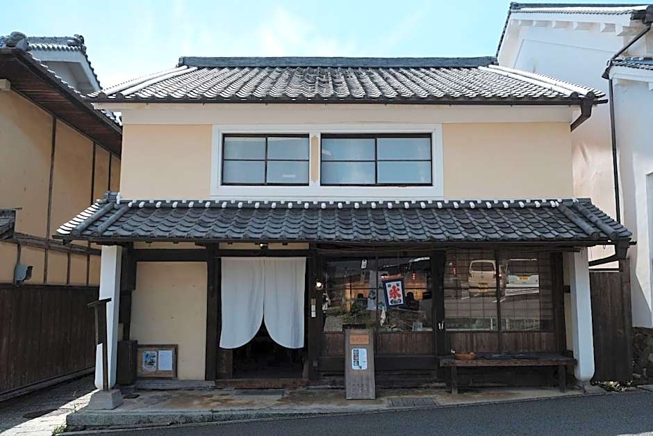 Hostel & Tatami Bar Uchikobare -内子晴れ-
