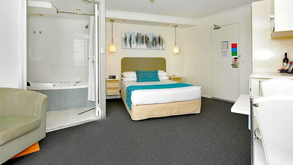 Atlantic Tower Motor Inn