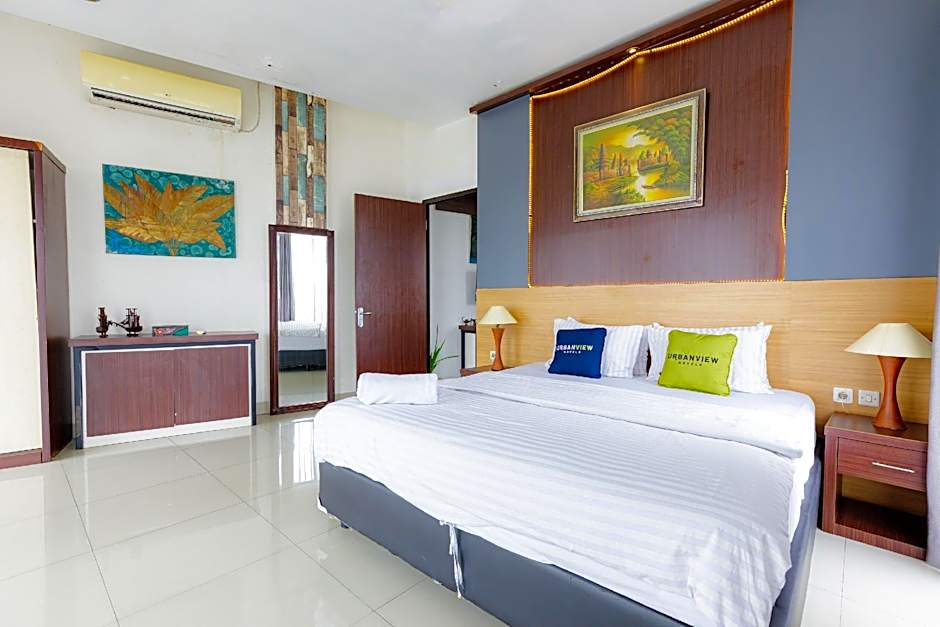 Urbanview SRB Near Mall Ciputra Cibubur