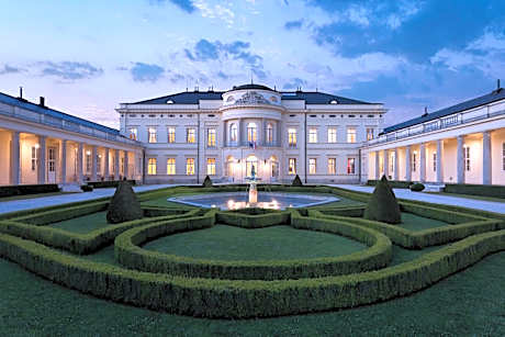 Károlyi Kastély Hotel & Restaurant