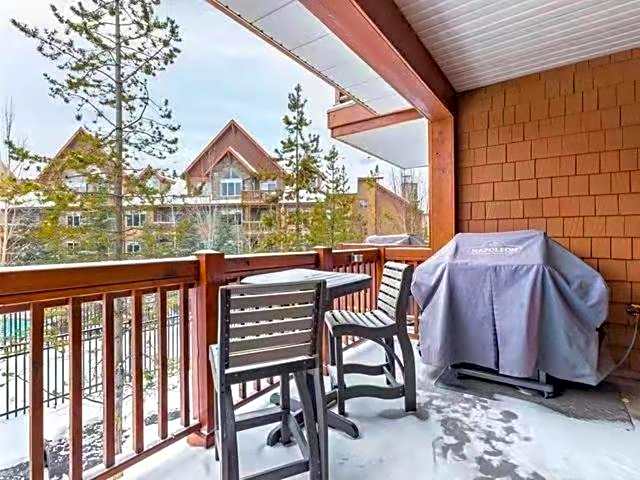 Sunny Tranquil Woods Turret in Falcon Crest Lodge