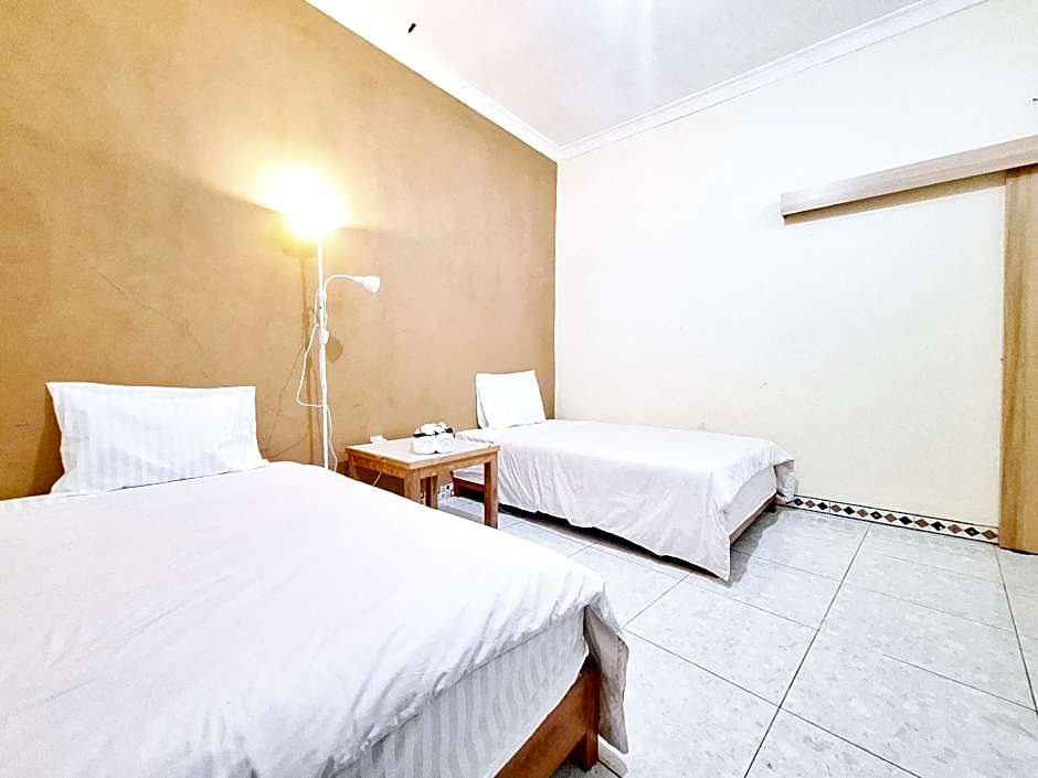 Q-Five Guest House YIA Kulon Progo Mitra RedDoorz